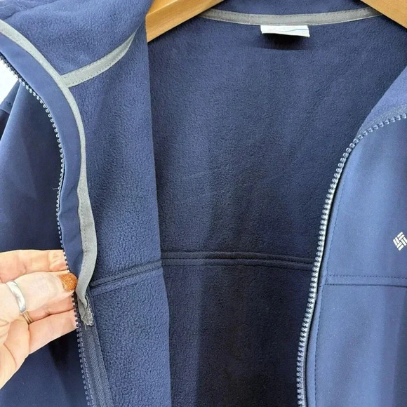 Columbia Mens Navy Mt Village Softshell Jacket 1X Outdoorsy Fleece Lined‎ NWT - Picture 3 of 9